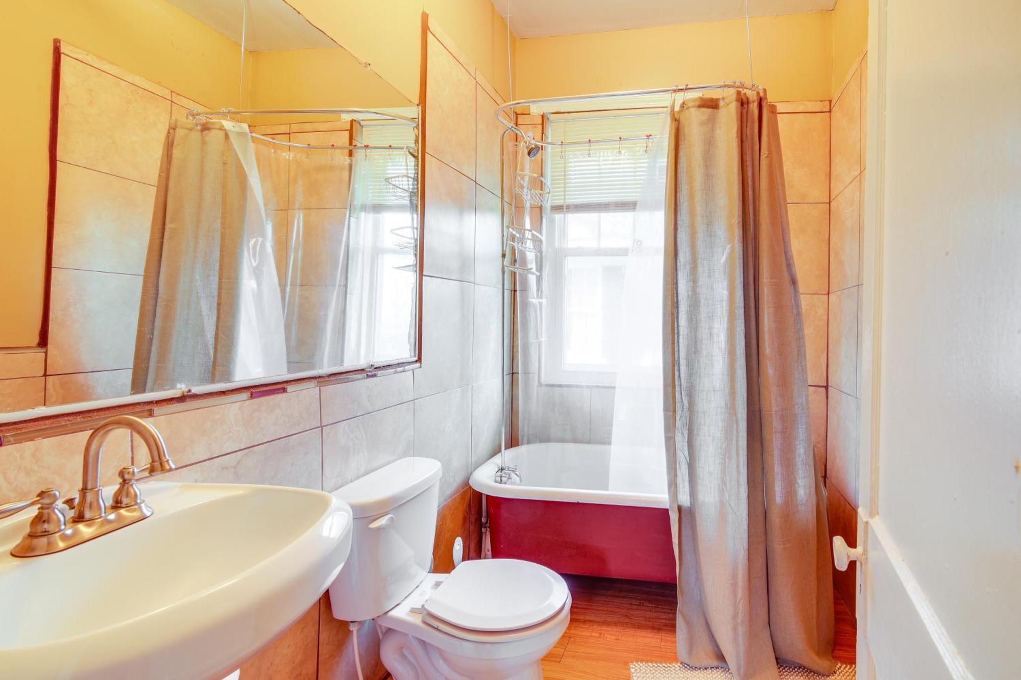 Pet-friendly - 4 Mi To Downtown! Holiday home *